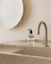 Afbeelding in Gallery-weergave laden, Hand Soap Voyage Vetiver - Marie Stella Maris - Huidproducten.nl
