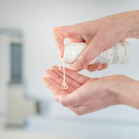 Afbeelding in Gallery-weergave laden, Dermasence Hyalusome Dagcrème SPF50 - Dermasence - Huidproducten.nl
